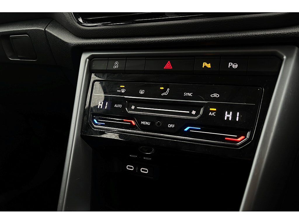 Volkswagen T-ROC Mark 1 Facelift (2022) 1.0 TSI Life 110PS